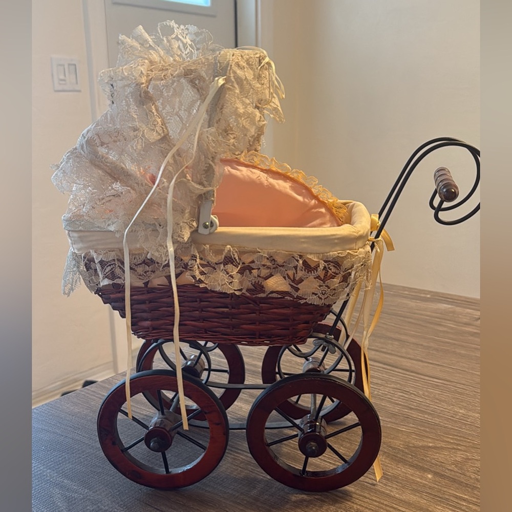 Vintage Lace Babydoll Carriage